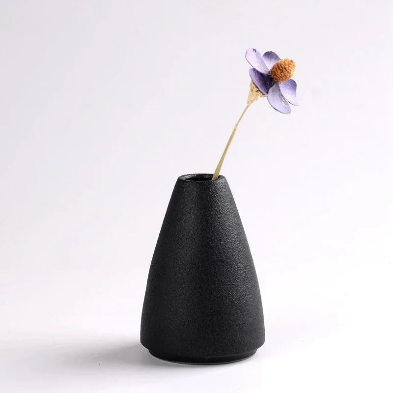 Black Ceramic Small Vase Home Decoration Crafts Tabletop Ornament Simplicity Japanese-Style Decoration